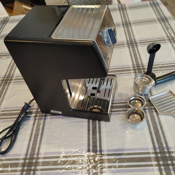 Delonghi 15 Bar Pump Espresso/Cappuccino Coffee Machine - Picture 3 of 7